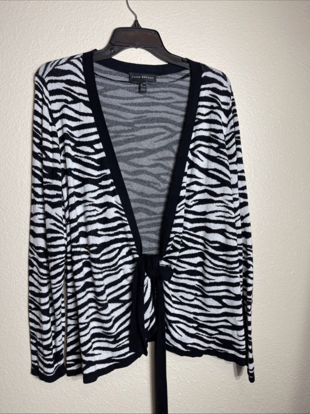 Lane Bryant Sweater Womens 18/20 Black White Zebra Cardigan Tie Front V-neck